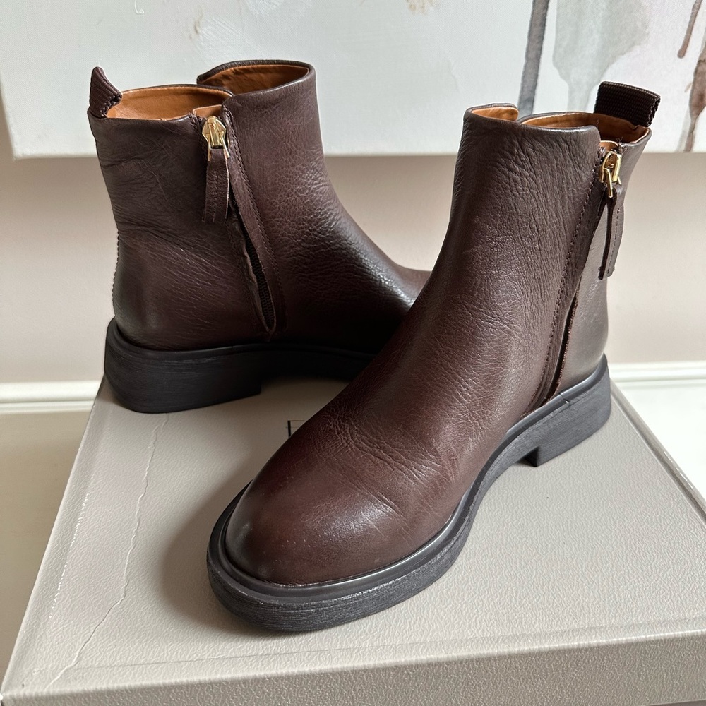 NWT! Franco Sarto chocolate brown booties size 5